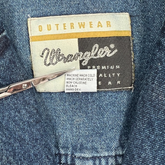 WRANGLER Vintage Denim Coat Mens Medium Blue Button Front Full Length Unisex - Picture 13 of 16